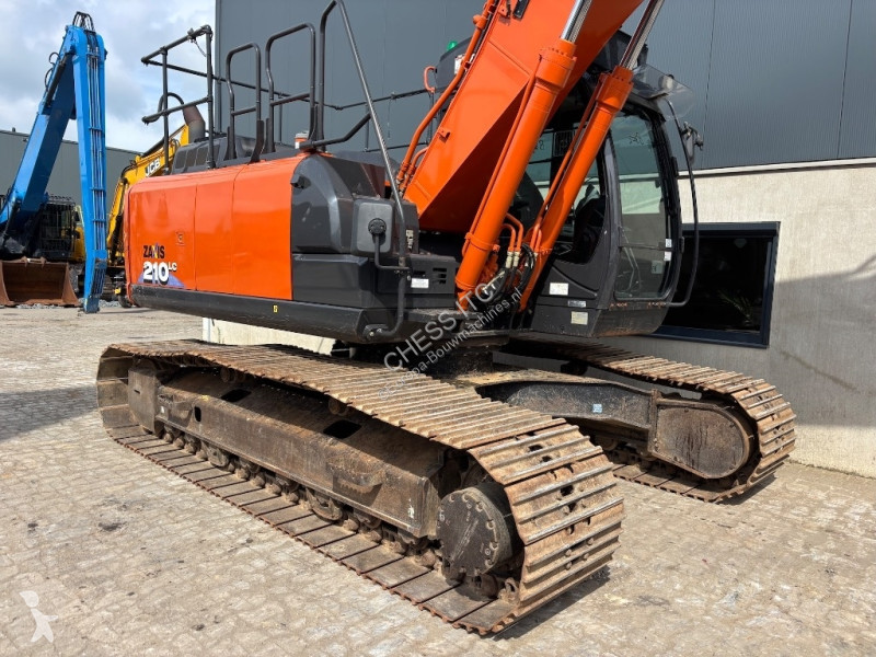 Escavadora Hitachi LC-6