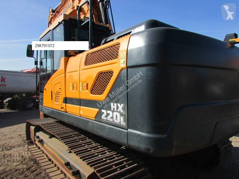 Excavator Hyundai Kettenbagger / 68.000 EUR / AC