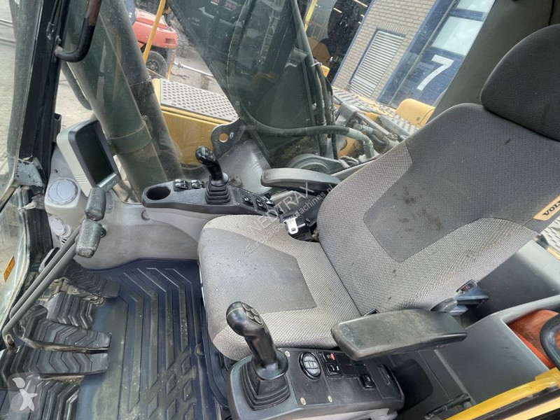 Graafmachine Volvo EC 240 C  L 2009 CE