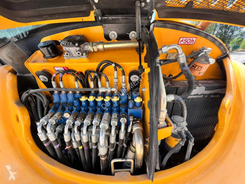 Escavatore JCB MINI-PELLE 6,5T