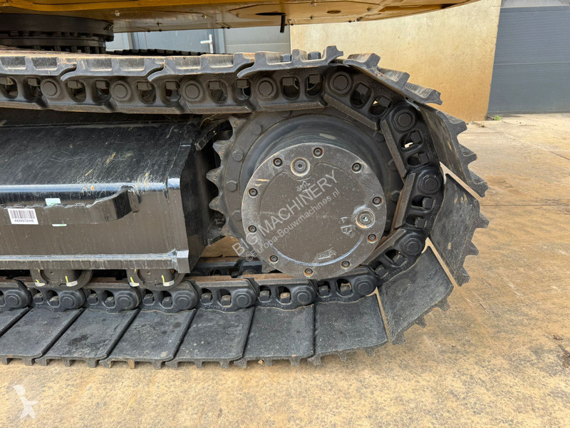 Excavadora Caterpillar 3