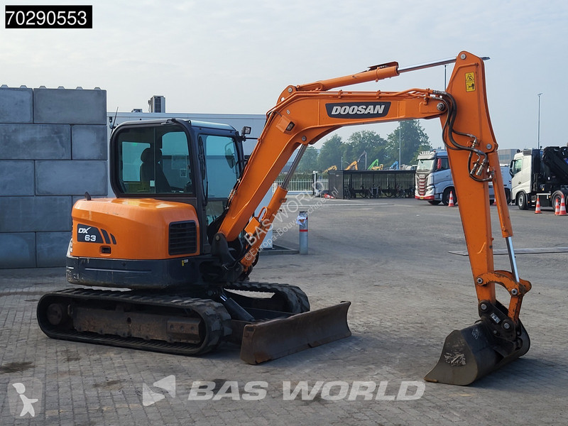 Escavadora Doosan DX63-3