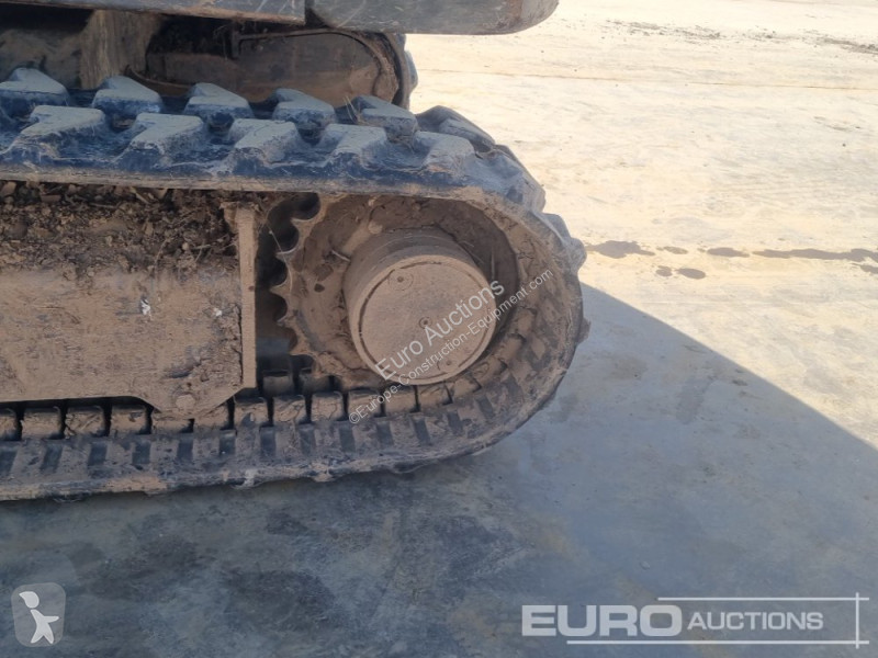 جرافة Volvo EC27D