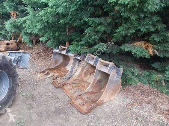 Escavatore Komatsu PW138MR-11