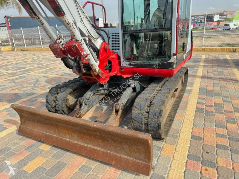 Escavadora Takeuchi
