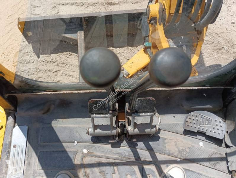 Escavadora JCB 8027