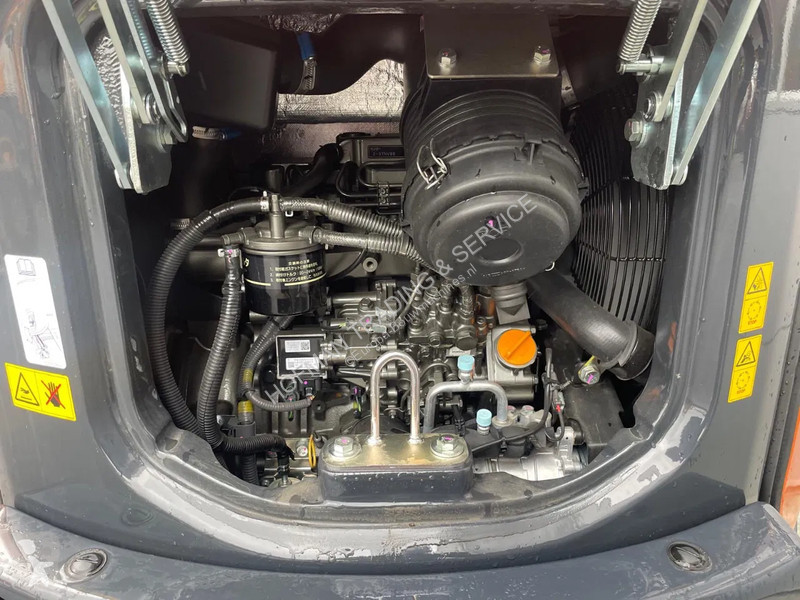 Escavadora Hitachi ZX33U-6 | A/C