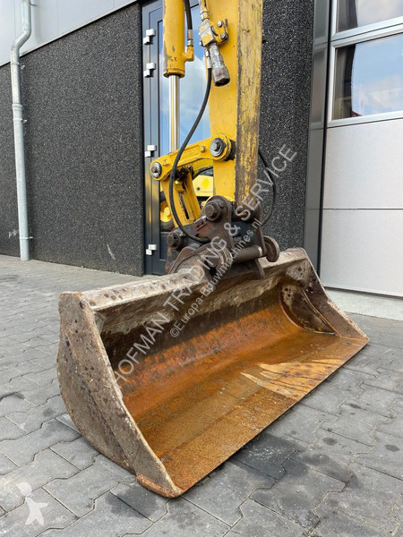Excavator New Holland 2