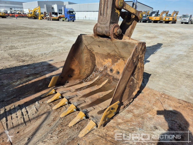 Excavator Komatsu PC210LC-8M0