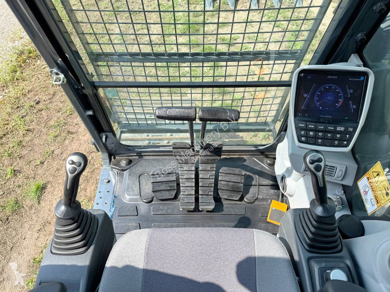 جرافة Hyundai HX360L - New / Unused / Hammer Lines