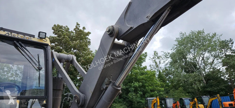 Excavator Mecalac