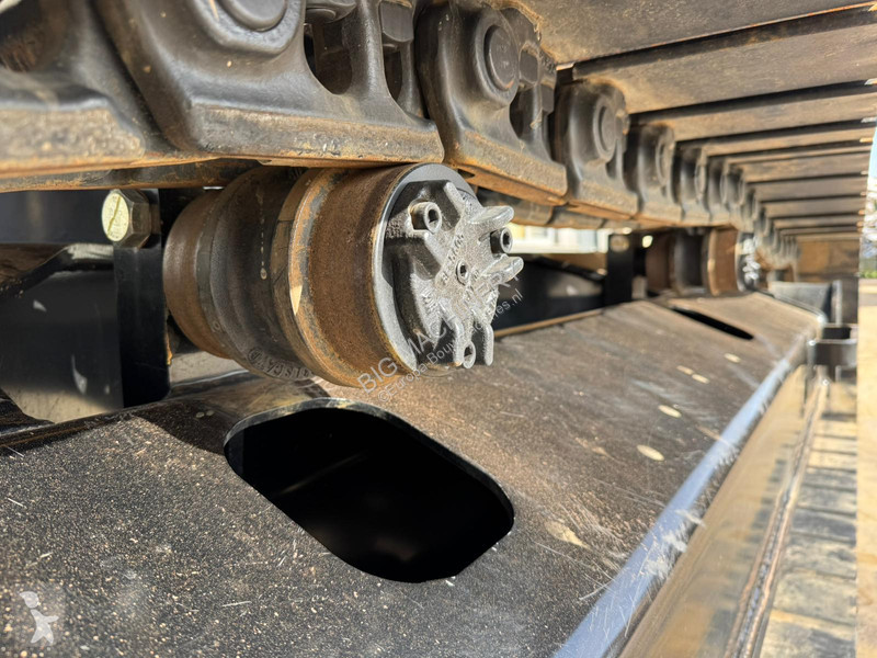 Excavadora Caterpillar 3