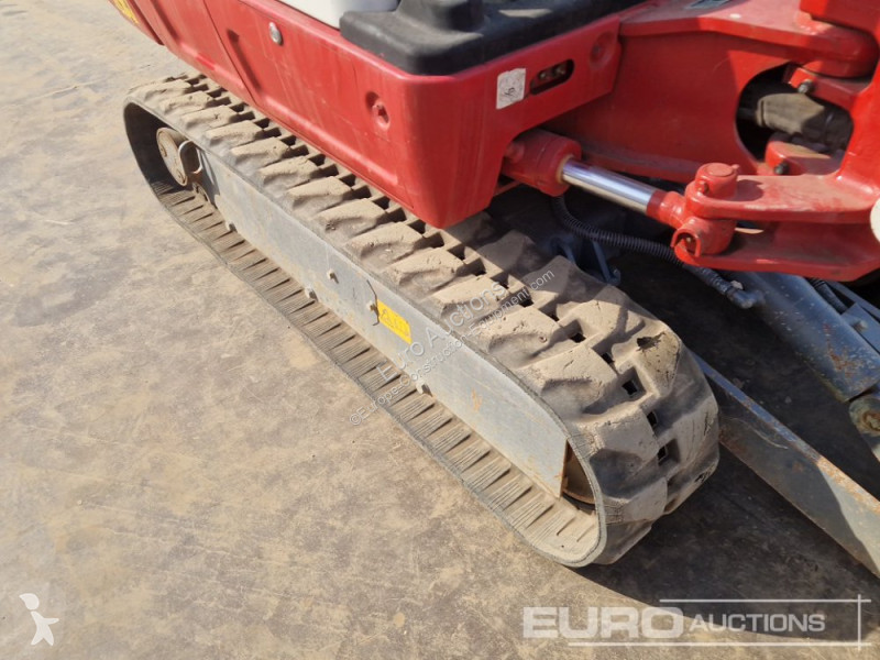 Escavadora Takeuchi TB216