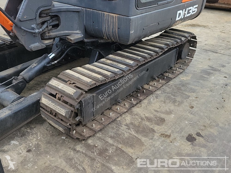 Escavadora Doosan DH35