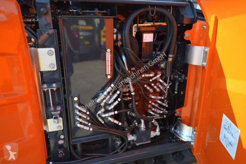 Escavadora Hitachi ZX 95 USB-7 VA