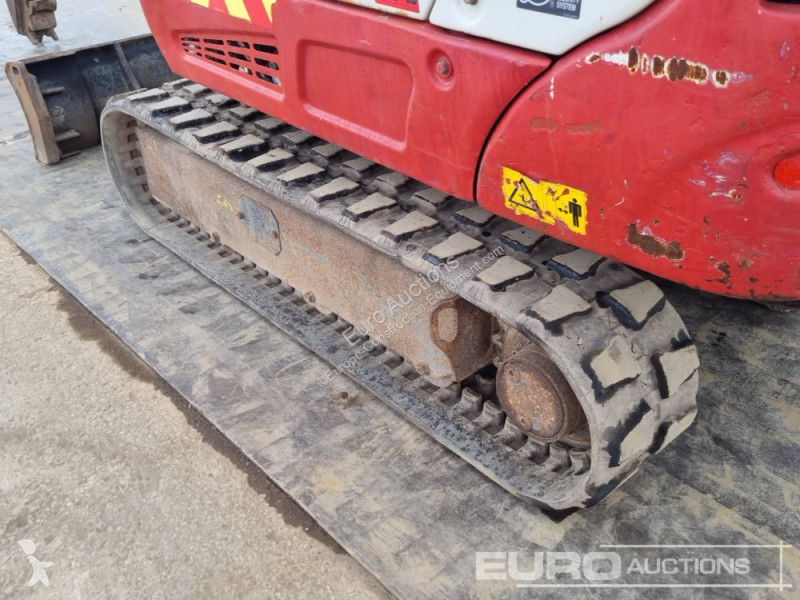 Escavadora Takeuchi TB216