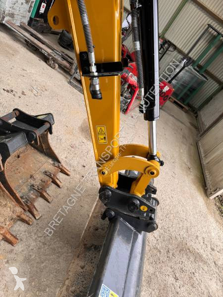 Escavadora Caterpillar 302.7CR