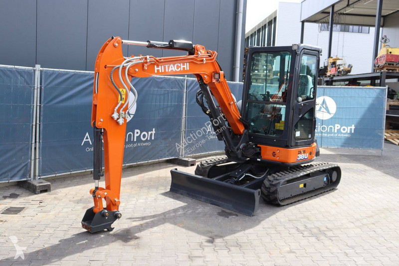 Escavadora Hitachi ZX38U-6 CLR