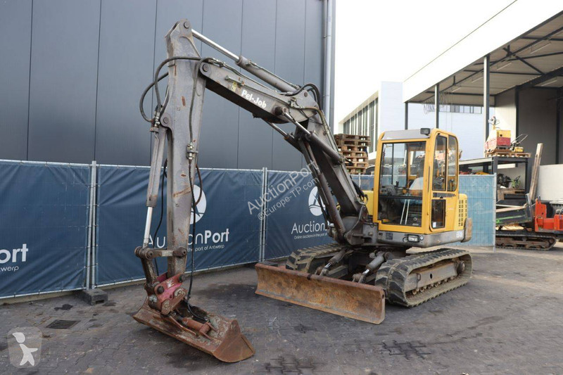 Escavadora Pel Job 233