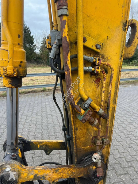 Excavator JCB