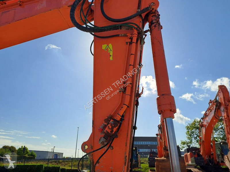 Excavator Hitachi -6