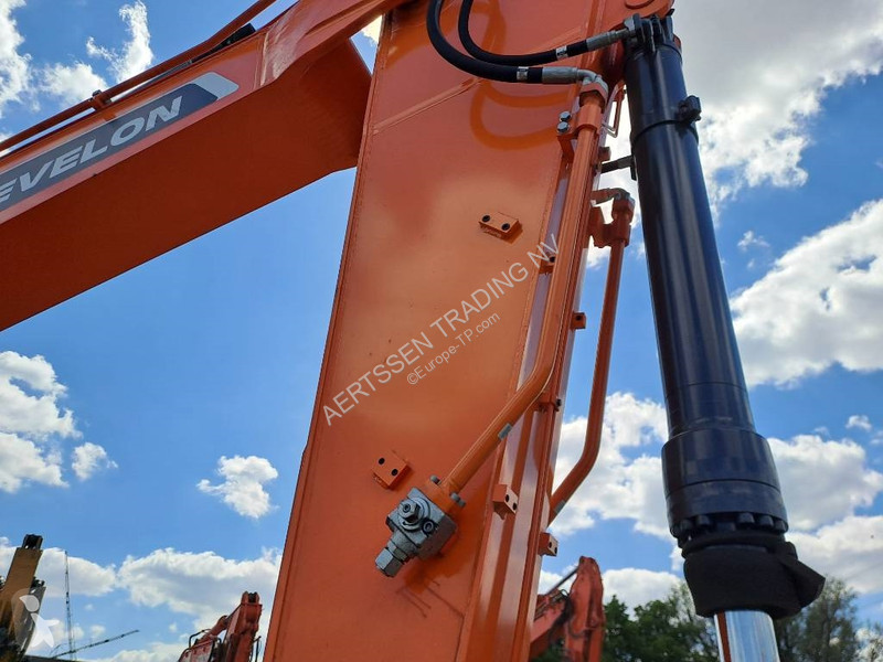 Skovl Develon DX225LC-7M