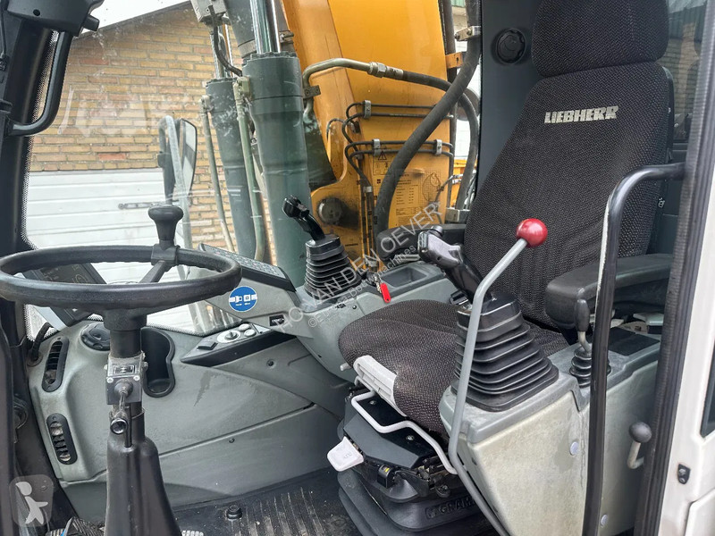 Escavadora Liebherr A