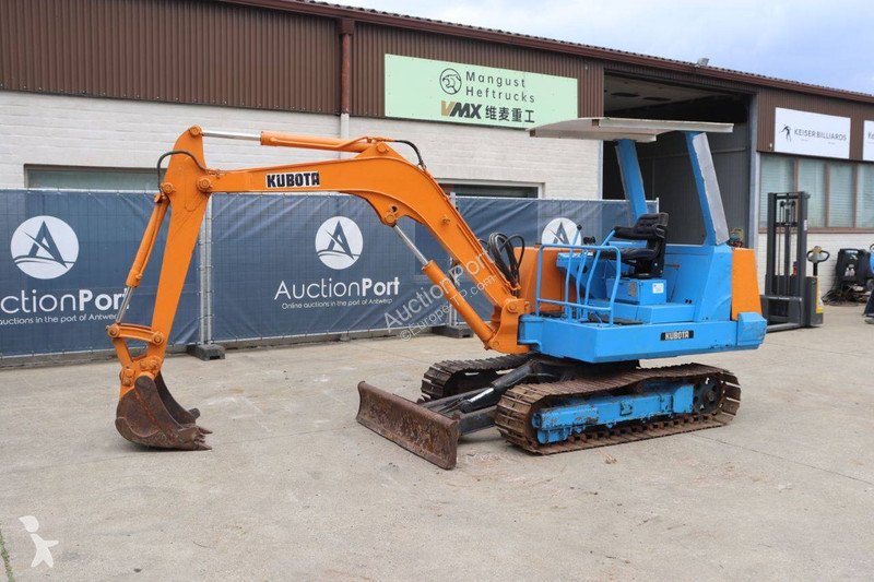 Excavadora Kubota KH-033