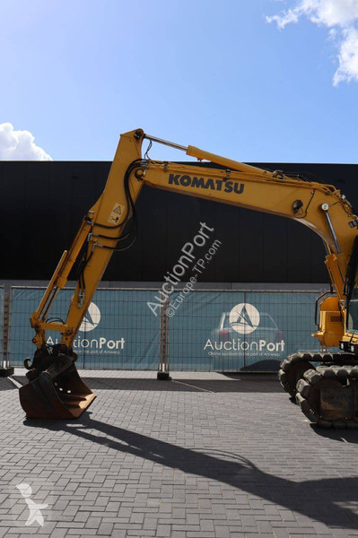 جرافة Komatsu PC138US-11