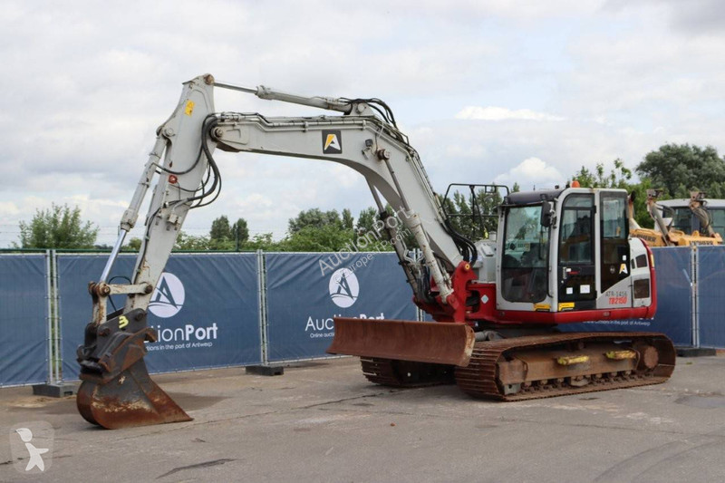 جرافة Takeuchi TB2150