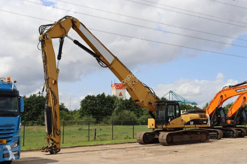 جرافة Caterpillar UHD
