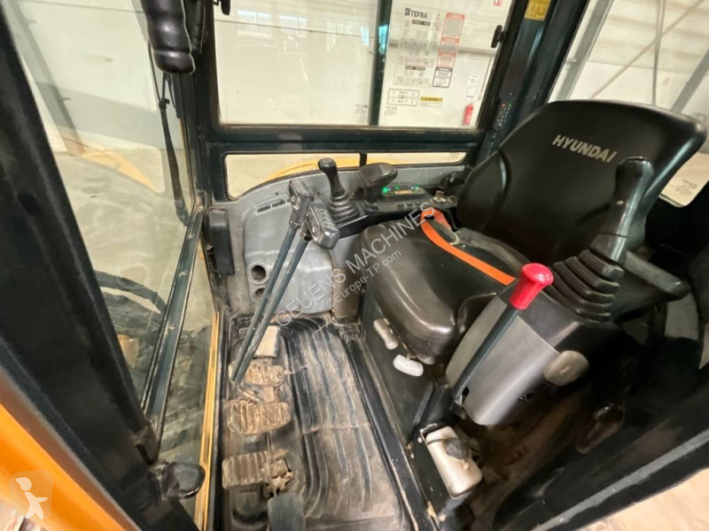 Escavadora Hyundai Robex 30 Z-9 AK