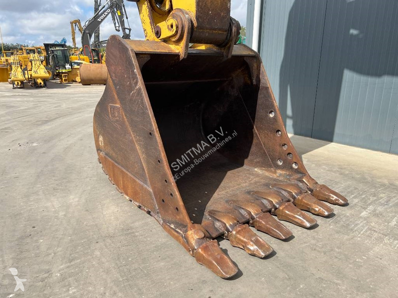 Excavator Caterpillar L