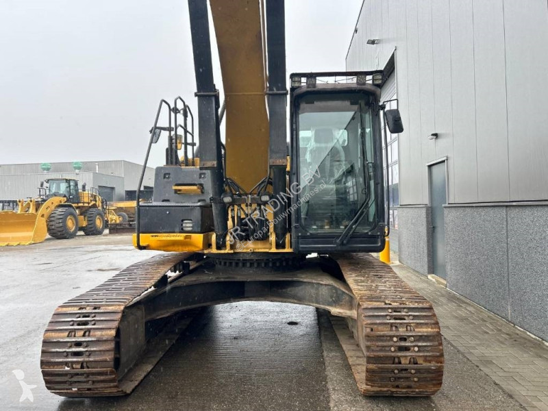 Escavadora Caterpillar EL (epiroc hammer included)