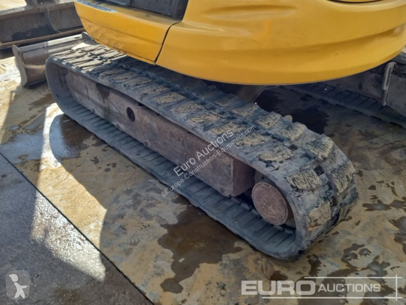 Lopatový nakládač JCB
