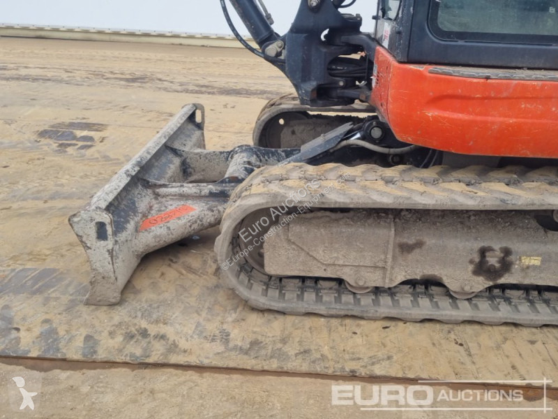 Lopatový nakládač Kubota U48-4