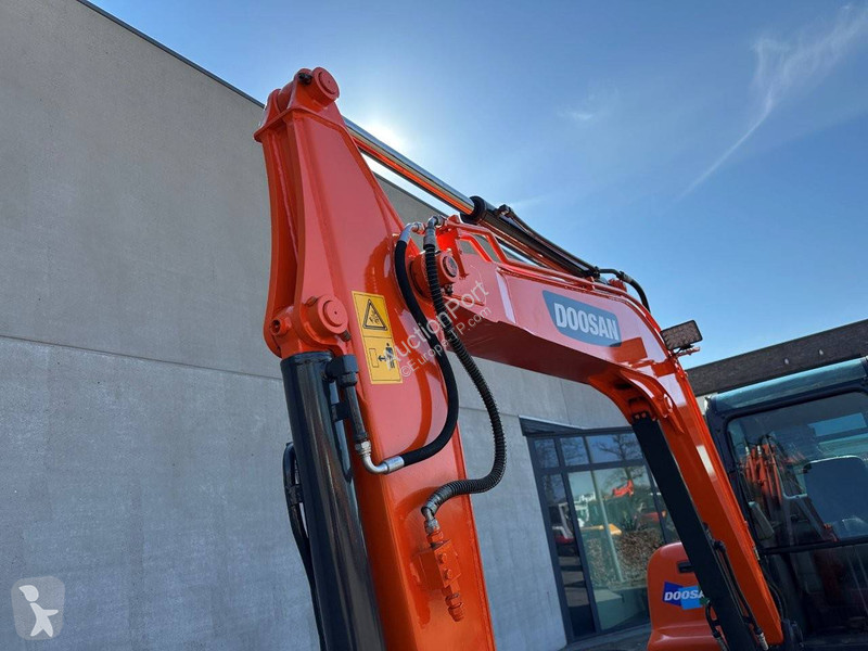 Skovel Doosan -9C