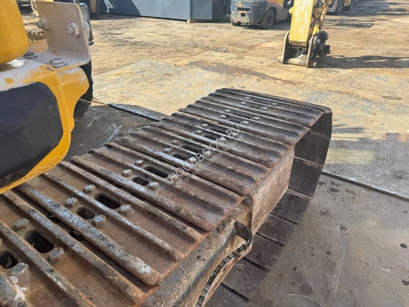 Escavadora Caterpillar
