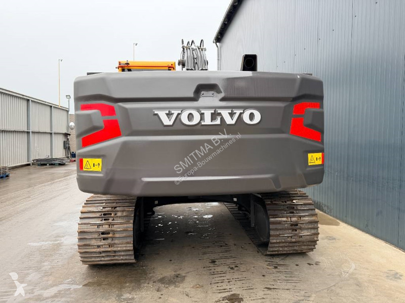 جرافة Volvo