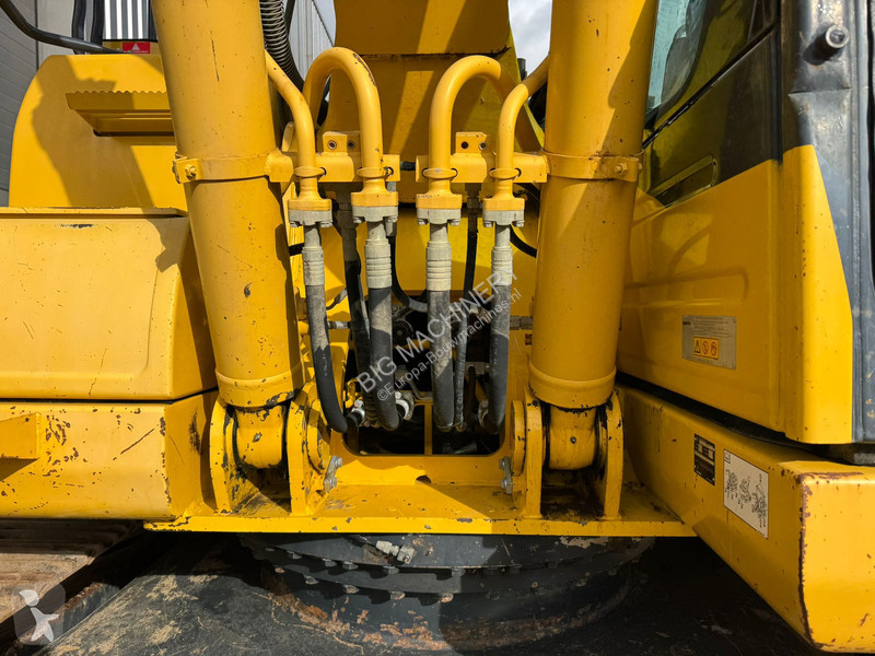 جرافة Komatsu