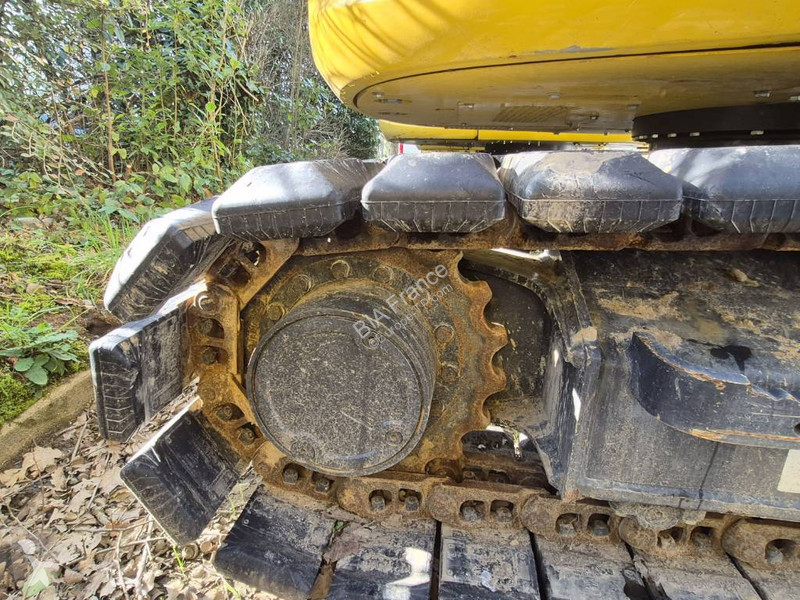 جرافة Komatsu PC80MR-5
