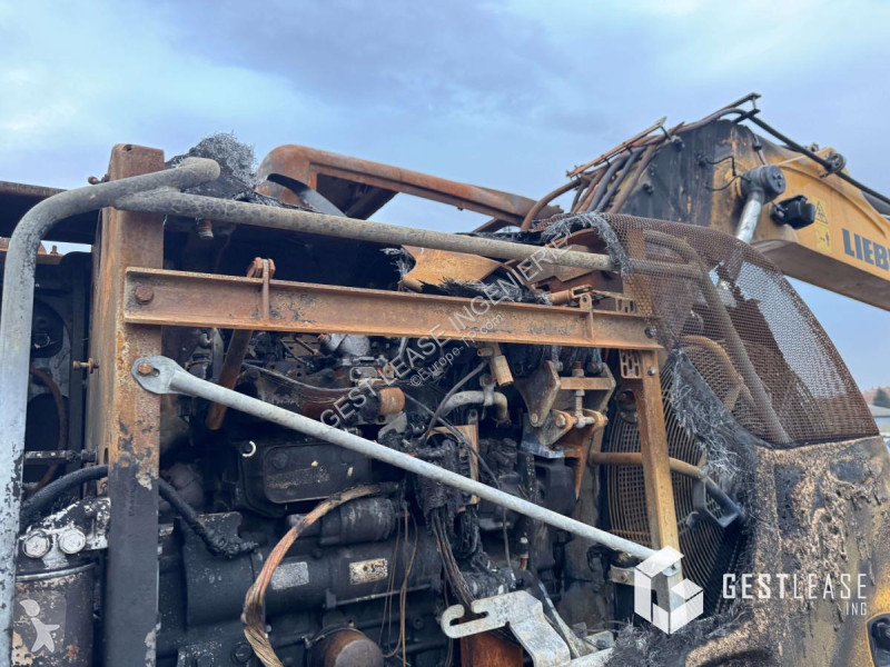 جرافة Liebherr R COMPACT