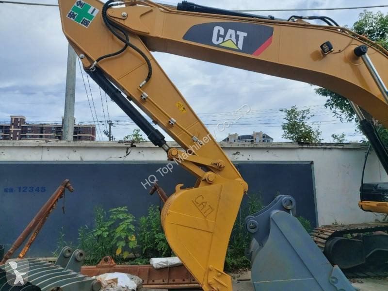 جرافة Caterpillar 320D2 320