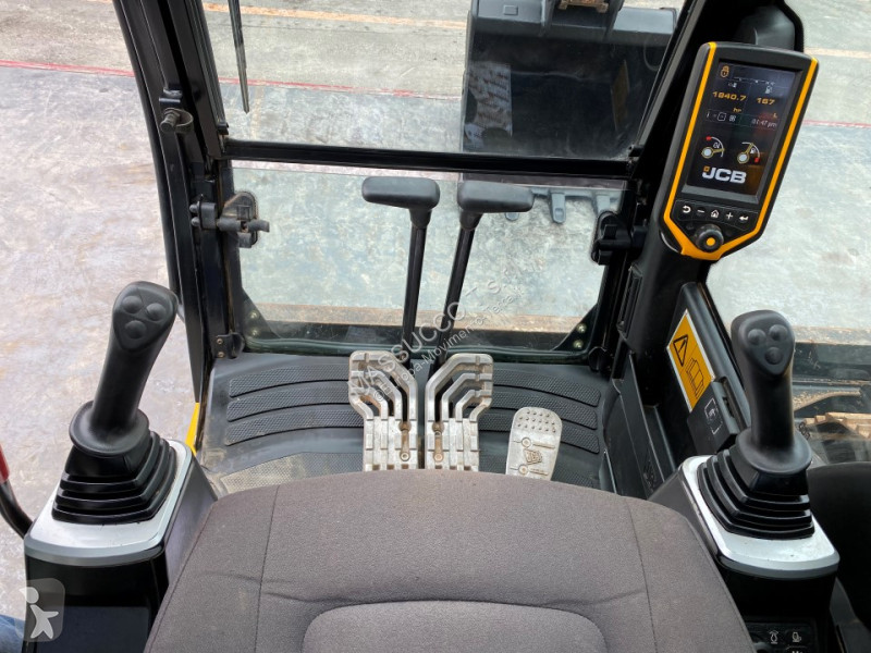 Rýpadlo JCB JZ141