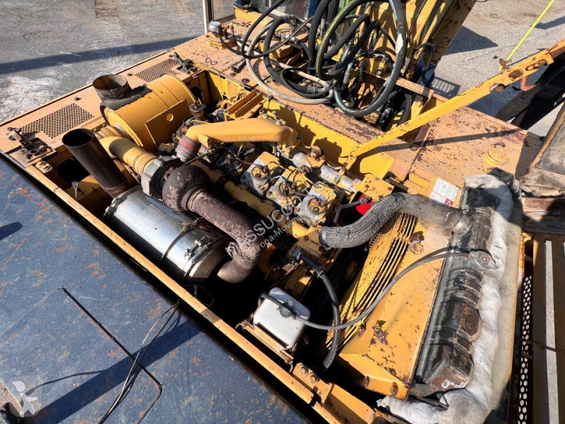 جرافة Komatsu 0-LC