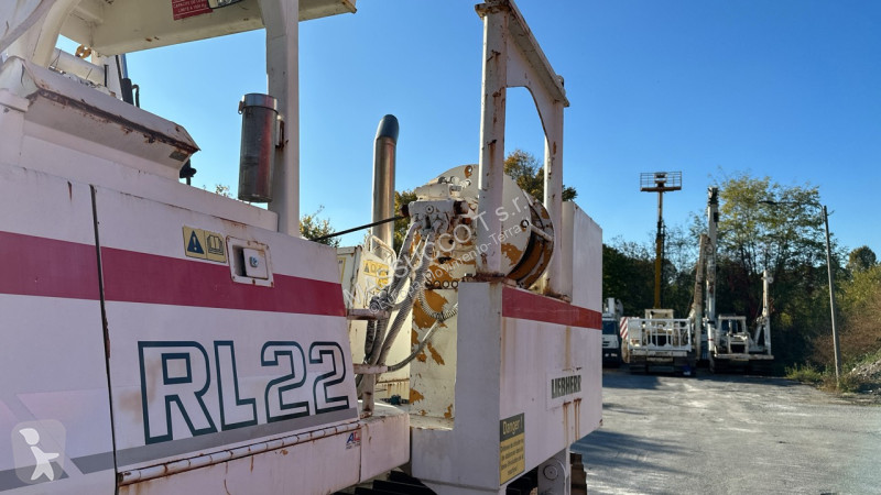 جرافة Liebherr RL 22 B
