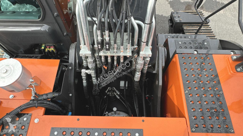 Rýpadlo Hitachi KMC380S-7