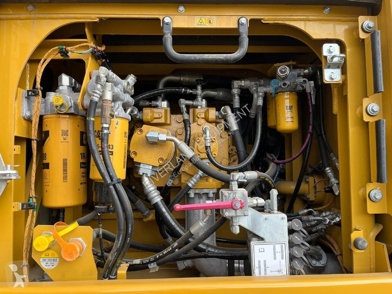 Rýpadlo Caterpillar UHD adjustable undercarriage