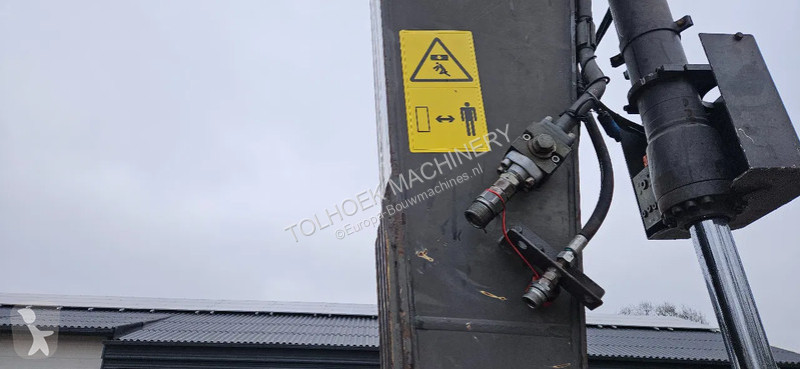 Escavatore Volvo ECR 235