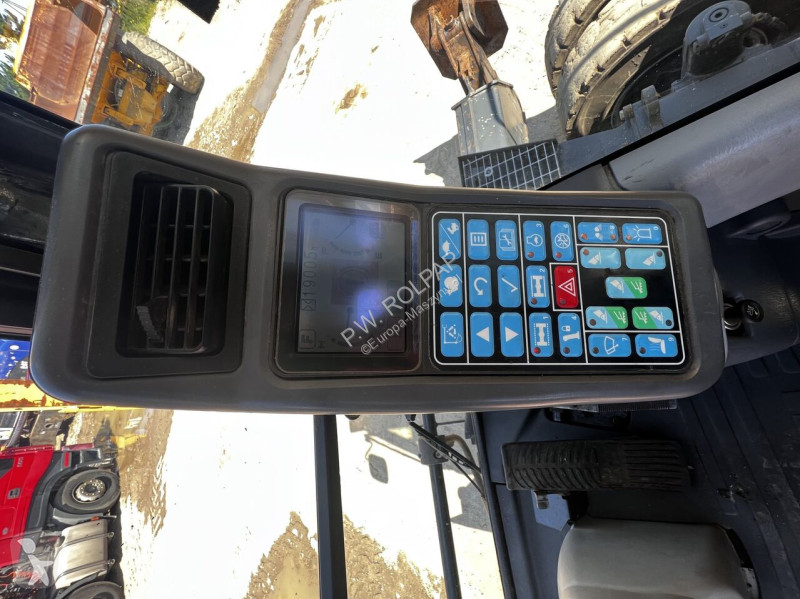 Skovel Komatsu PW220MH MH